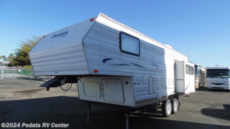 Great buy on a short clean fifth wheel! Call 866-733-2829 for a complete list of options.&amp;nbsp; 