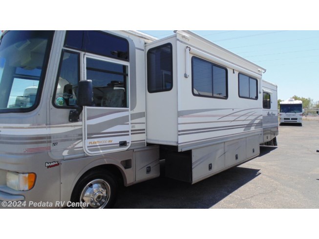 Used 2000 Fleetwood Pace Arrow 37S w/1sld available in Tucson, Arizona