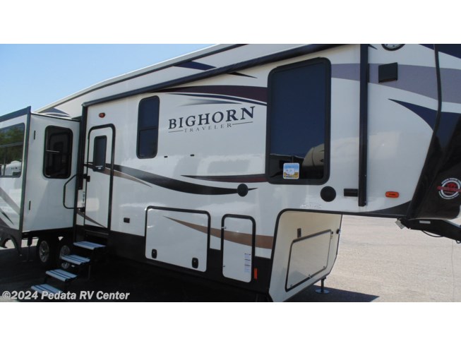 2017 Heartland Bighorn Traveler BHTR 32 RS w/3slds - Used Fifth Wheel For Sale by Pedata RV Center in Tucson, Arizona