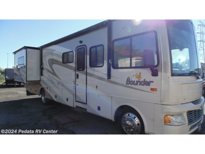 2008 Fleetwood Bounder 35E w/2slds - Used Class A For Sale by Pedata RV Center in Tucson, Arizona
