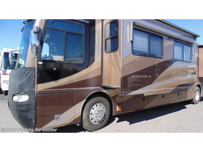 Used 2006 Fleetwood Revolution LE 40L w/4slds available in Tucson, Arizona