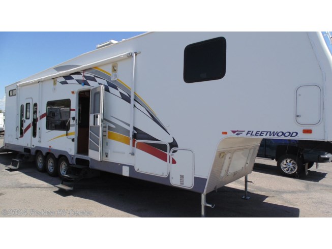 2006 Fleetwood GearBox 385 - Used Toy Hauler For Sale by Pedata RV Center in Tucson, Arizona