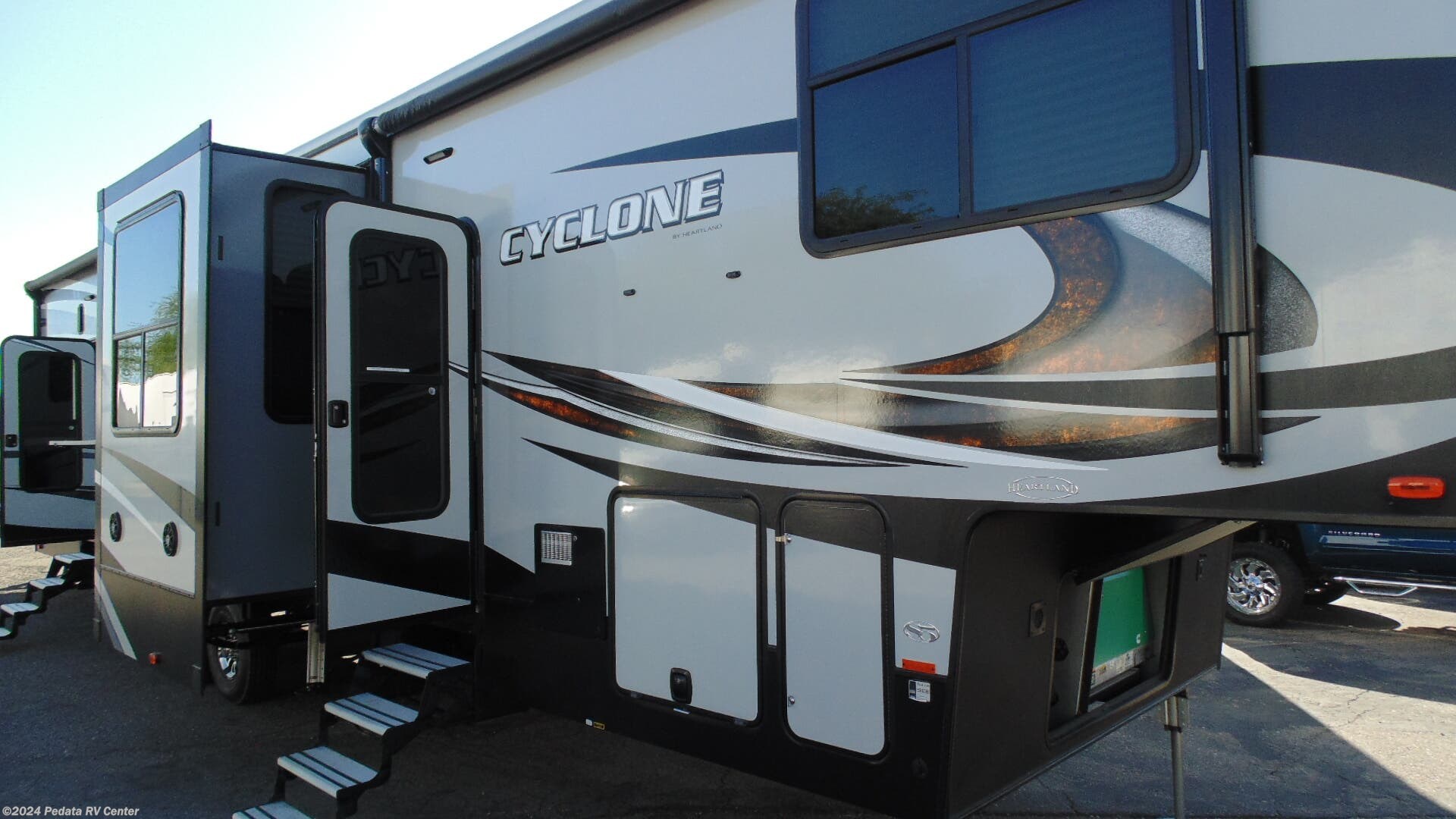 #12528 - Used 2018 Heartland Cyclone 4005 w/3slds Toy Hauler RV For