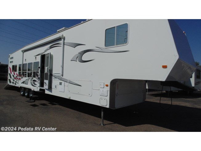 2008 Weekend Warrior 4005 w/2slds - Used Toy Hauler For Sale by Pedata RV Center in Tucson, Arizona