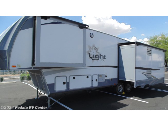 Used 2017 Highland Ridge Light LF319RLS available in Tucson, Arizona