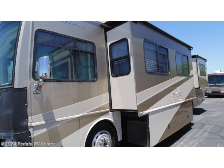 Used 2006 Fleetwood Discovery 39S available in Tucson, Arizona