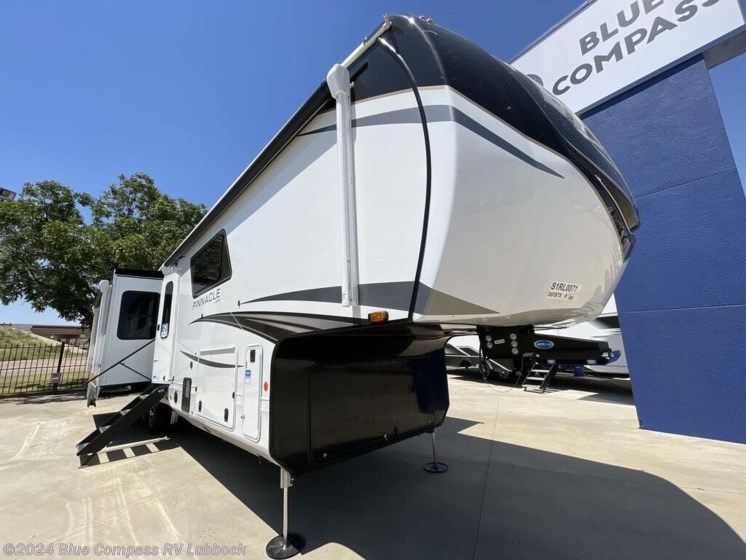 New 2025 Jayco Pinnacle 36FBTS available in Lubbock, Texas