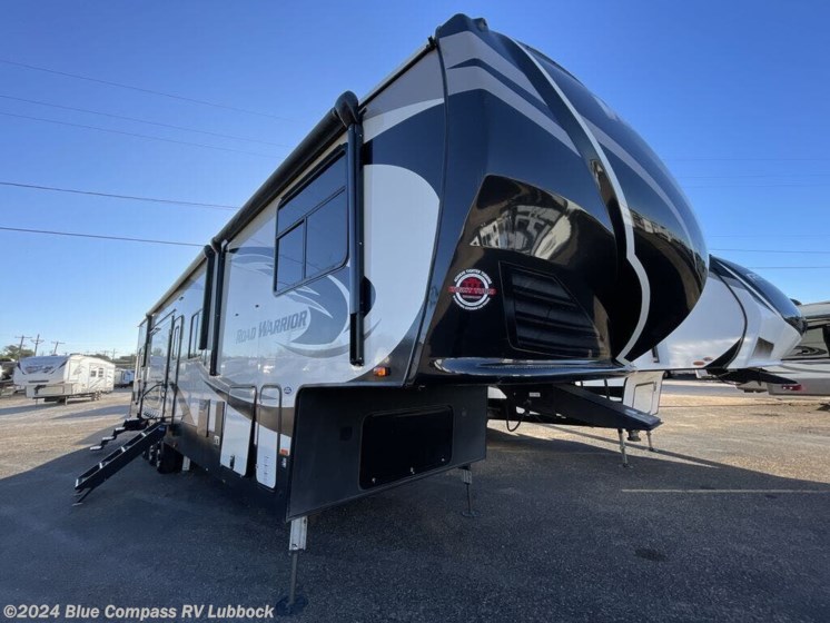 Used 2019 Heartland Road Warrior 427RW available in Lubbock, Texas