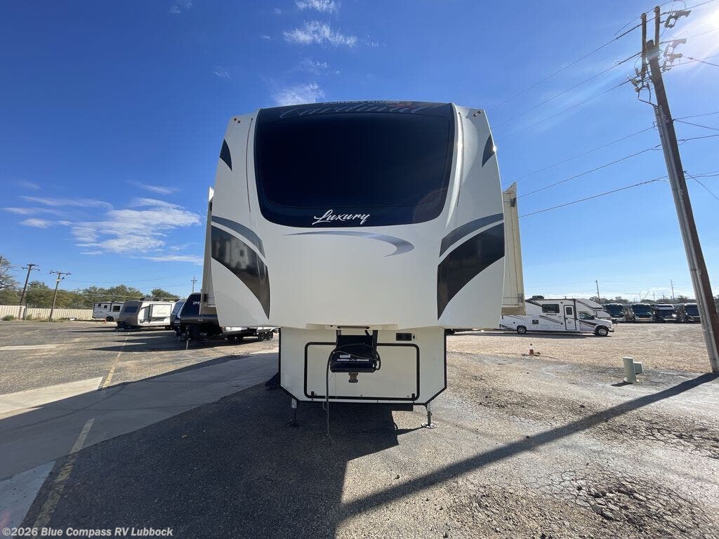 2020 Cardinal Luxury 370FLX by Forest River from Blue Compass RV Lubbock in Lubbock, Texas