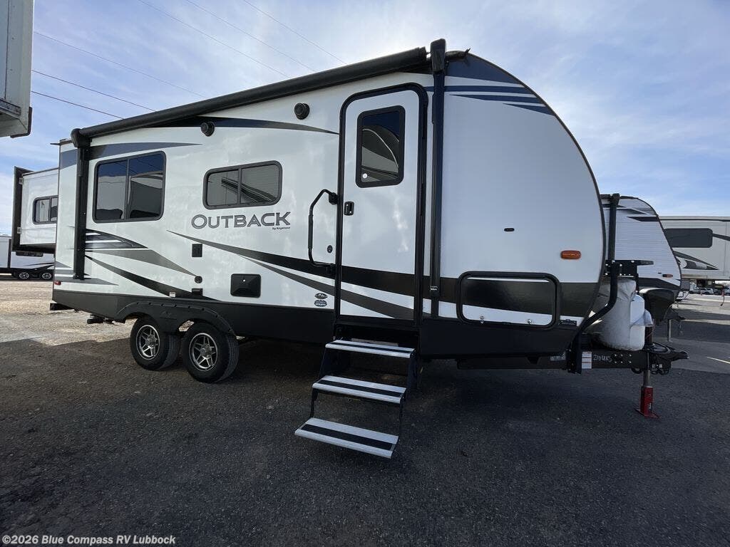 2020 Keystone Outback Ultra Lite 210URS - Used Travel Trailer For Sale by Blue Compass RV Lubbock in Lubbock, Texas