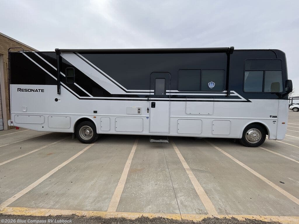 2026 Resonate 32B by Thor Motor Coach from Blue Compass RV Lubbock in Lubbock, Texas