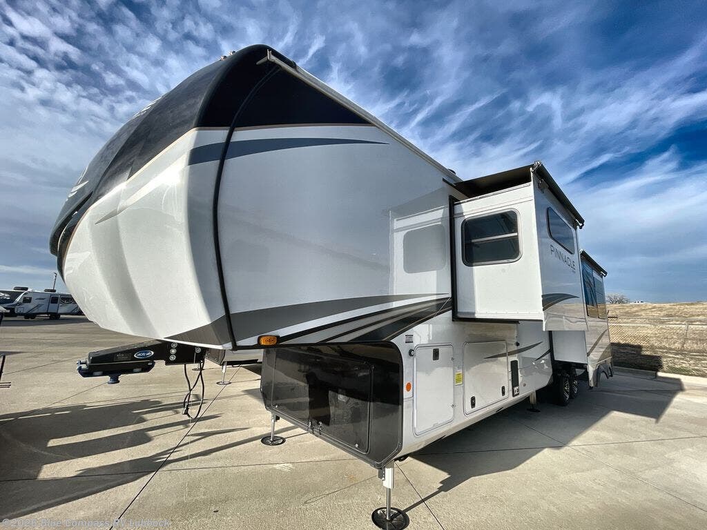 New 2025 Jayco Pinnacle 38FBRK available in Lubbock, Texas