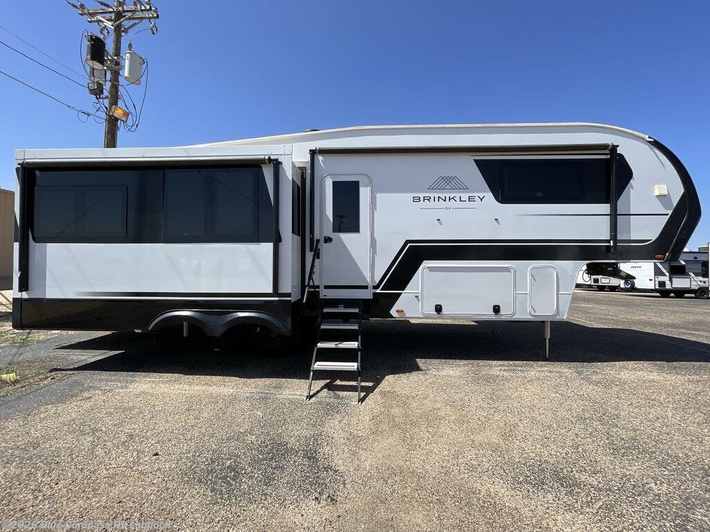 2024 Brinkley RV Z 3100 - Used Fifth Wheel For Sale by Blue Compass RV Lubbock in Lubbock, Texas