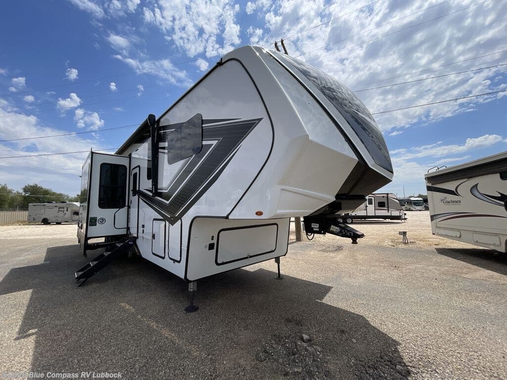 2022 Momentum 381MS by Grand Design from Blue Compass RV Lubbock in Lubbock, Texas