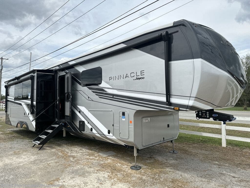 New 2026 Jayco Pinnacle 38FBRK available in Lubbock, Texas