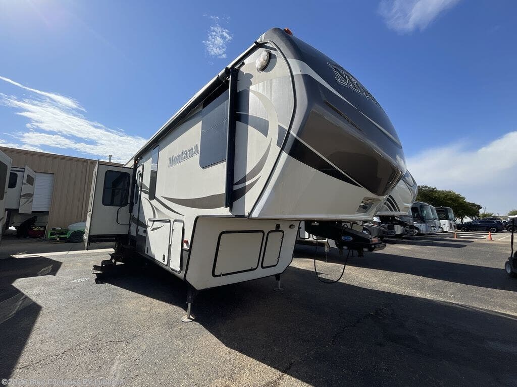2016 Keystone Montana 3790RD - Used Fifth Wheel For Sale by Blue Compass RV Lubbock in Lubbock, Texas features Slideout