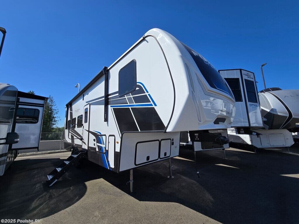 2026 Fuzion Impact 321LT by Keystone from Poulsbo RV in Kent, Washington