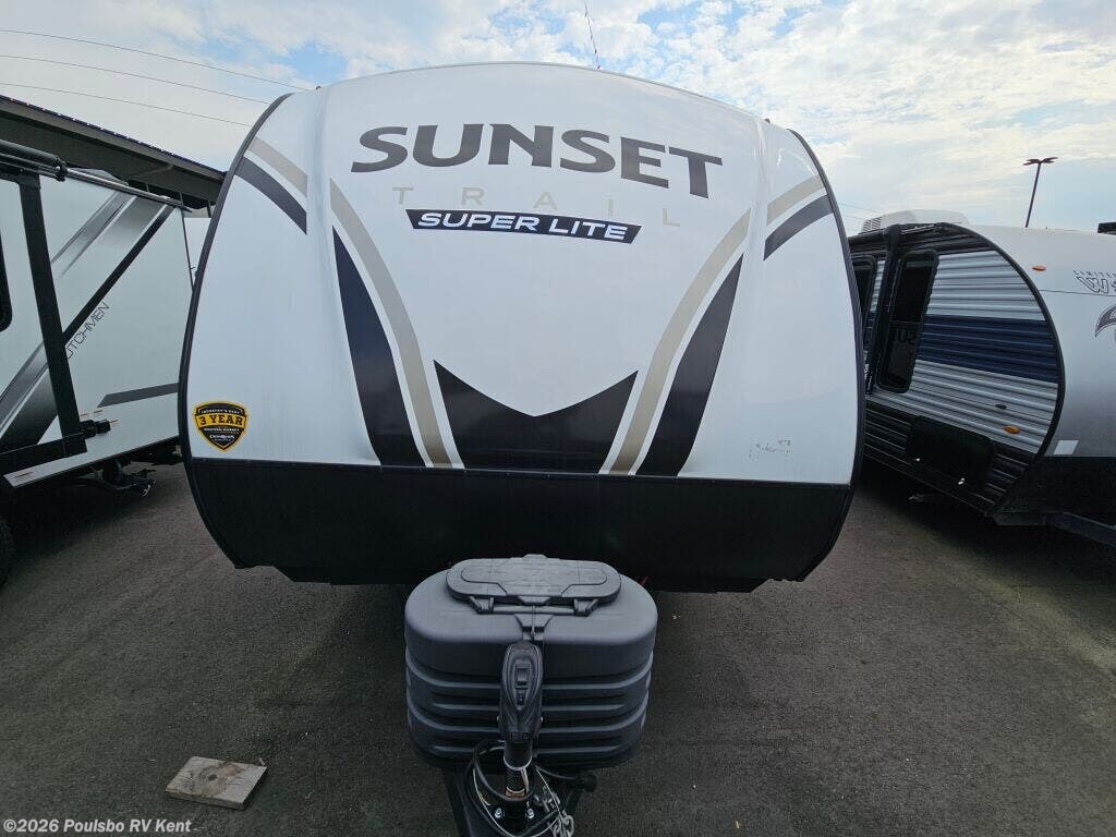 2024 CrossRoads Sunset Trail Super Lite Sunset Trail Super Lite - Used Travel Trailer For Sale by Poulsbo RV Kent in Kent, Washington features Awning