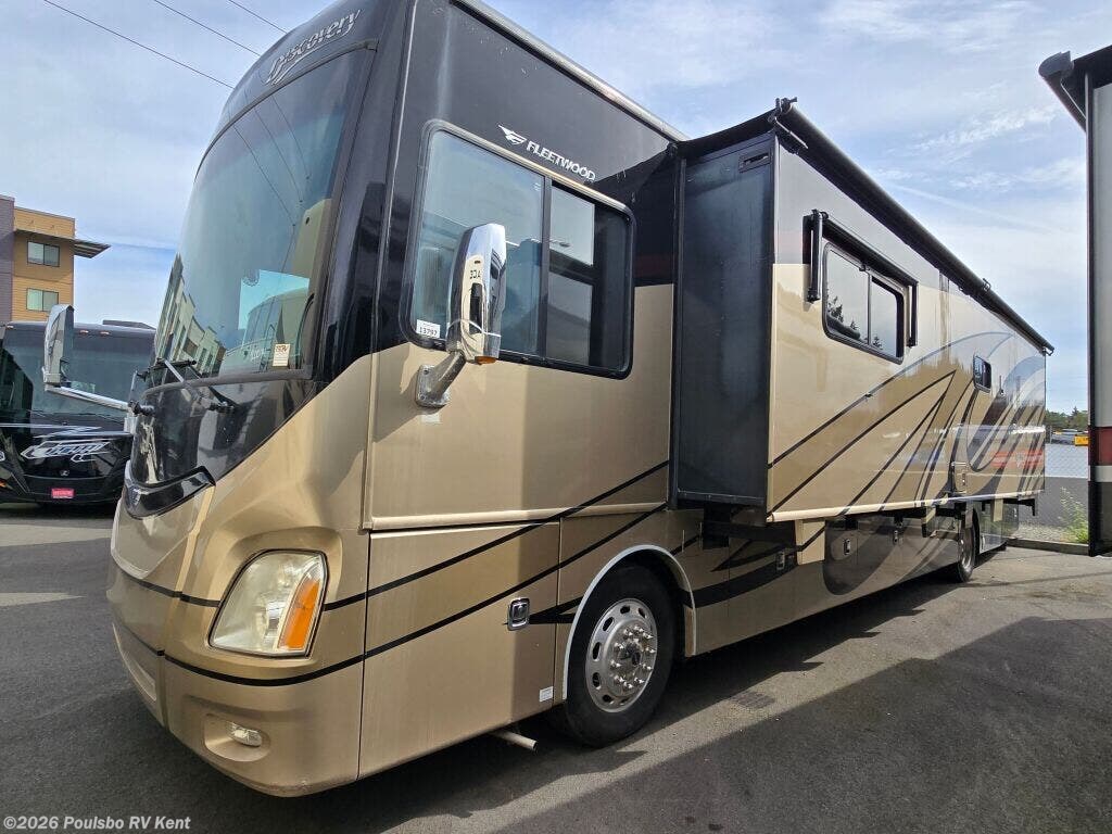 2014 Fleetwood Discovery Discovery - Used Class A For Sale by Poulsbo RV Kent in Kent, Washington features Awning