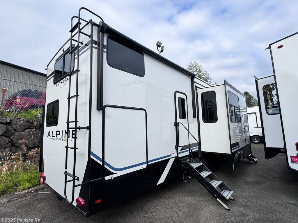 New 2026 Keystone Avalanche 380LT available in Everett, Washington