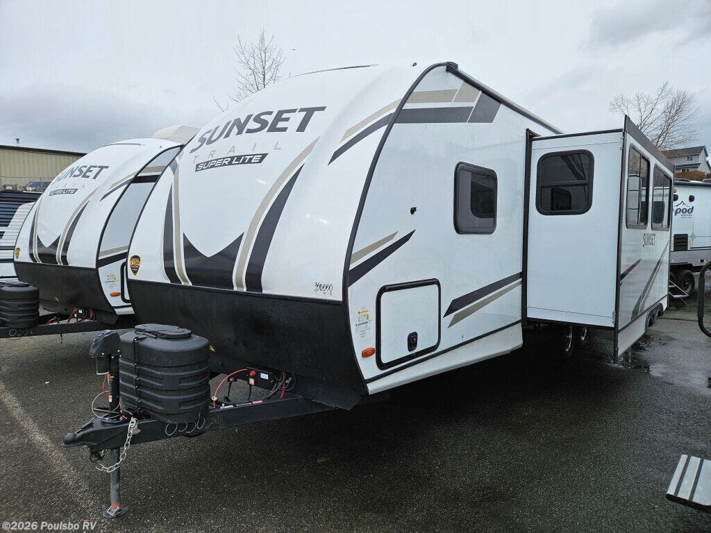 2024 CrossRoads Sunset Trail Super Lite Sunset Trail Super Lite - New Travel Trailer For Sale by Poulsbo RV in Everett, Washington features Awning