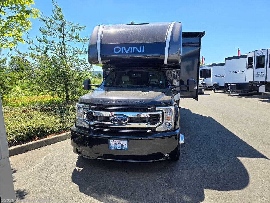 2023 Thor Motor Coach Omni Omni - Used Class C For Sale by Poulsbo RV Everett in Everett, Washington features Awning