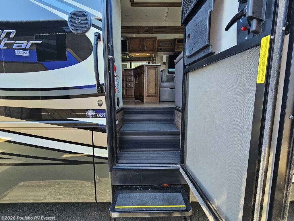 Used 2020 Newmar Canyonstar Canyonstar available in Everett, Washington