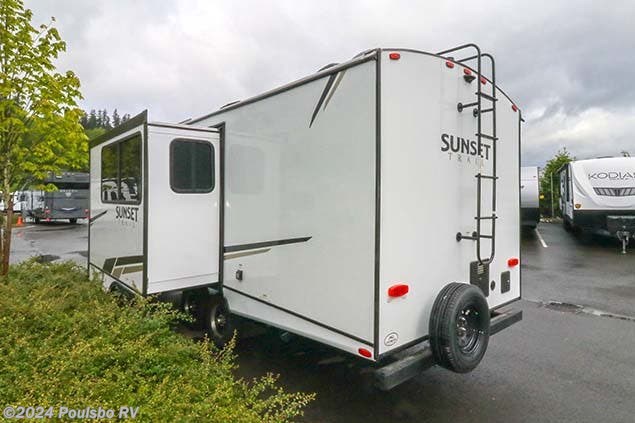2022 Sunset Trail Super Lite SS242BH by CrossRoads from Poulsbo RV in Sumner, Washington
