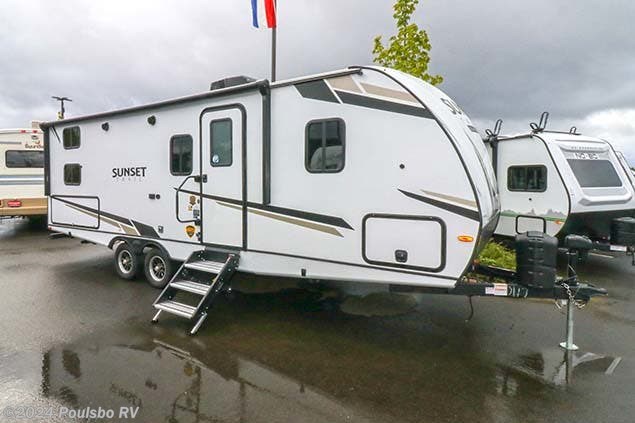New 2022 CrossRoads Sunset Trail Super Lite SS242BH available in Sumner, Washington
