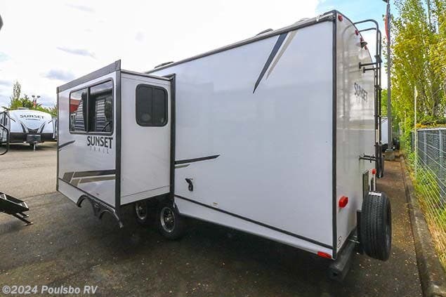 2022 Sunset Trail Super Lite 242BH by CrossRoads from Poulsbo RV in Sumner, Washington