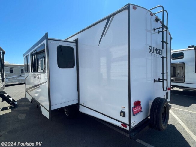 2022 Sunset Trail Super Lite SS253RB by CrossRoads from Poulsbo RV in Sumner, Washington