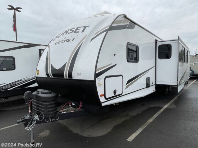 2024 CrossRoads Sunset Trail Super Lite SS331BH - New Travel Trailer For Sale by Poulsbo RV in Sumner, Washington