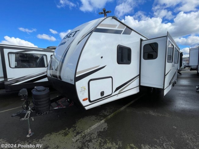 2024 CrossRoads Sunset Trail Super Lite SS253RB - New Travel Trailer For Sale by Poulsbo RV in Sumner, Washington