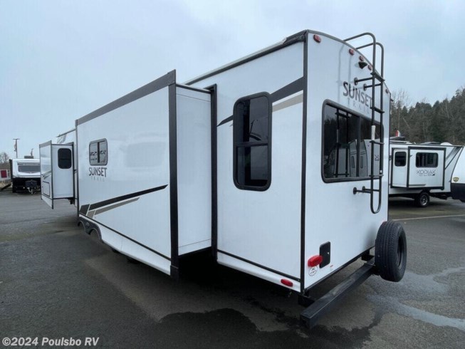 2024 Sunset Trail Super Lite SS330SI by CrossRoads from Poulsbo RV in Sumner, Washington
