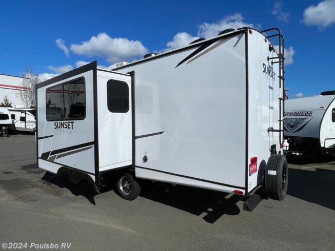 2024 Sunset Trail Super Lite SS242BH by CrossRoads from Poulsbo RV in Sumner, Washington