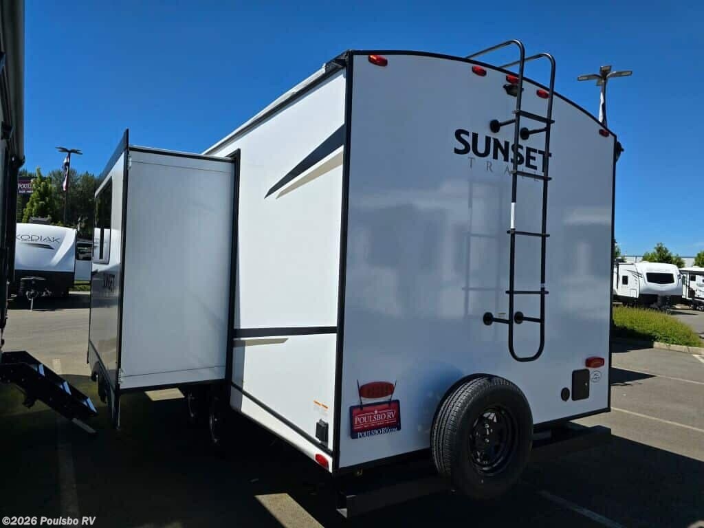2024 Sunset Trail Super Lite Sunset Trail Super Lite by CrossRoads from Poulsbo RV in Sumner, Washington
