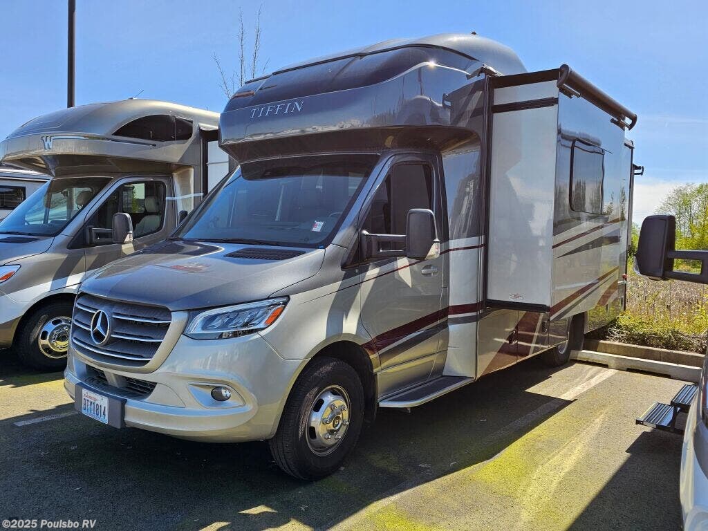 Used 2020 Tiffin Wayfarer 25QW available in Sumner, Washington