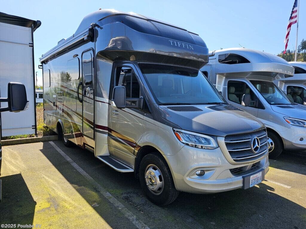 2020 Tiffin Wayfarer 25QW - Used Class C For Sale by Poulsbo RV in Sumner, Washington features Awning
