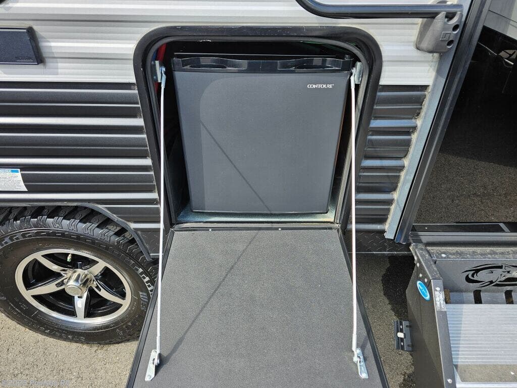 2022 Forest River Cascade 16BHS - Used Travel Trailer For Sale by Poulsbo RV in Sumner, Washington features Awning