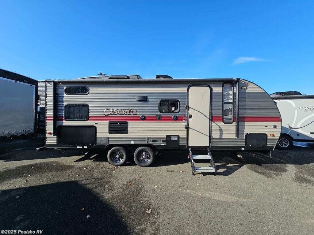 2018 Forest River Cascade T22BHC - Used Travel Trailer For Sale by Poulsbo RV in Sumner, Washington features Awning