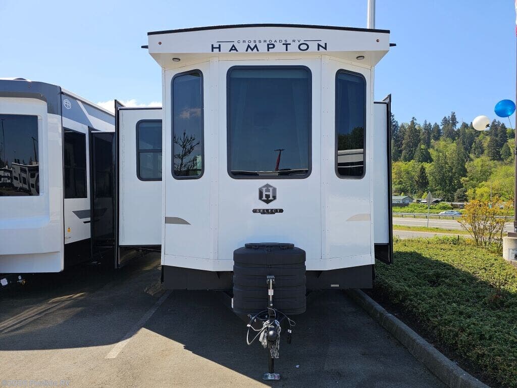 2026 CrossRoads Hampton Hampton - New Travel Trailer For Sale by Poulsbo RV in Sumner, Washington features Awning