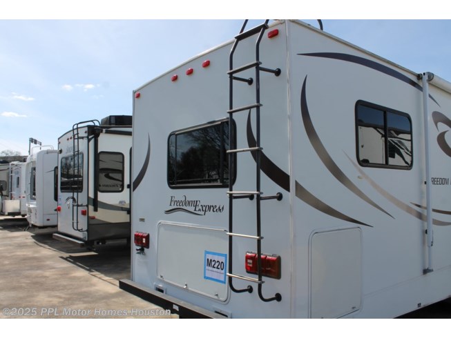2008 Coachmen Freedom Express Tailgate 31IS RV for Sale in Houston, TX 2008 Coachmen Freedom Express Tailgate Edition