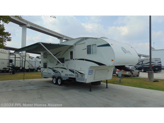 2004 Forest River Grand Surveyor 240BH RV for Sale in Houston, TX 77074 2004 Forest River Surveyor For Sale