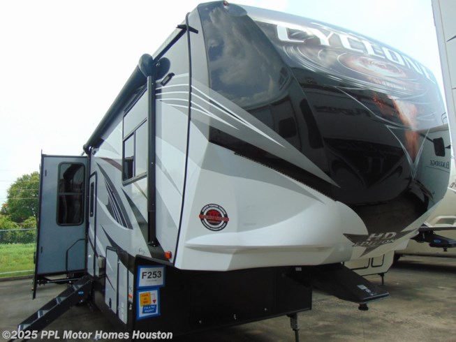 Used Rv Houston >> 2018 Heartland Rv Cyclone M 4005 For Sale In Houston Tx 77074 F253 Used Rv Houston >> 2018 Heartland Rv Cyclone M 4005 For Sale In Houston Tx 77074 F253