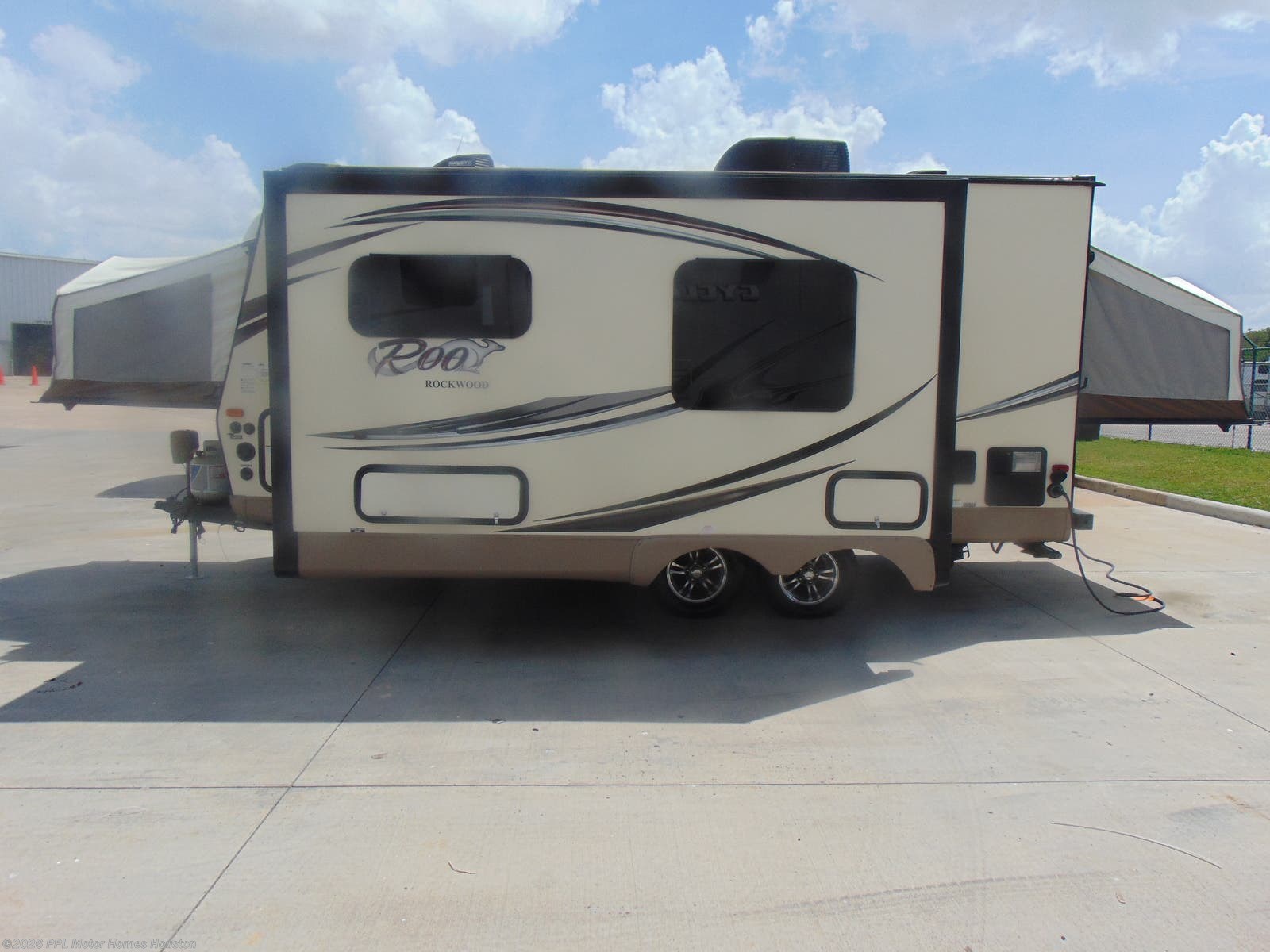 2016 Forest River RV Rockwood Roo 21SS for Sale in Houston, TX 77074