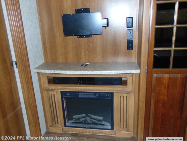 2022 Glaval Primetime Crusader 337QBH RV for Sale in 