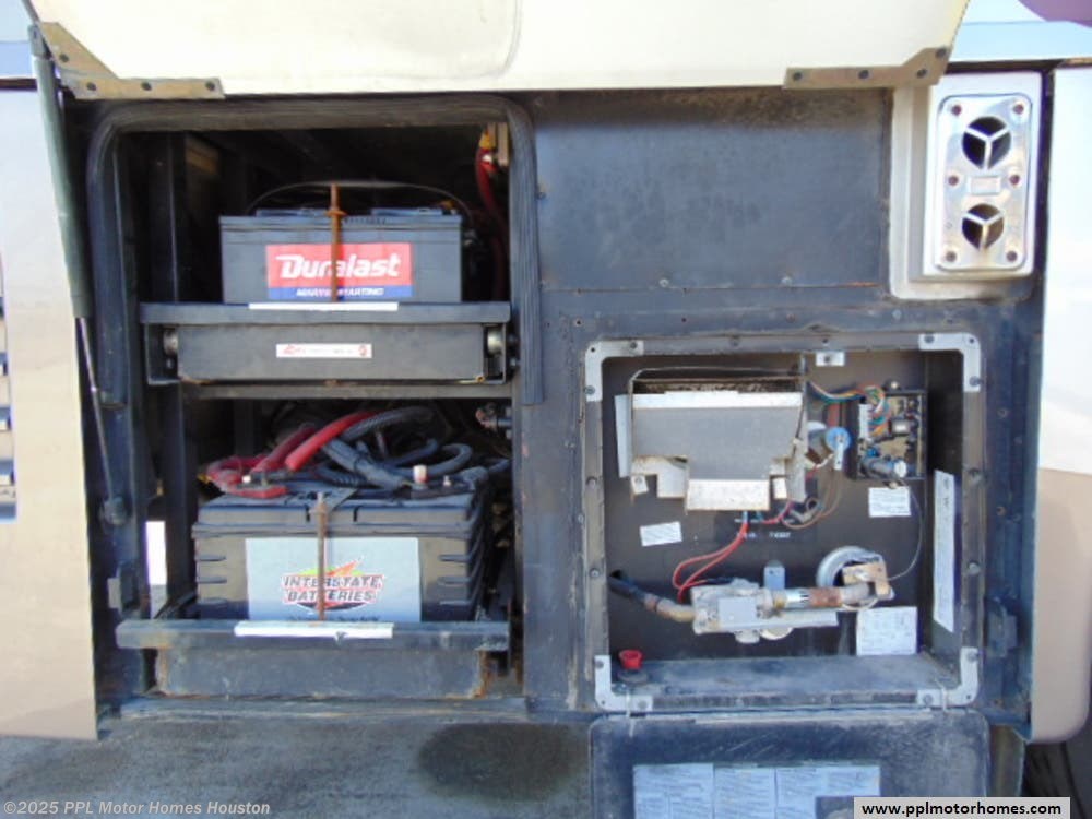 2003 Winnebago Journey DL 36LD RV for Sale in Houston, TX 77074 | D763