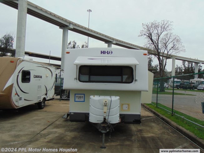 2004 Hi-Lo TowLite Tow Lite 2404T RV for Sale in Houston, TX 77074 Hi Lo Camper For Sale In Texas