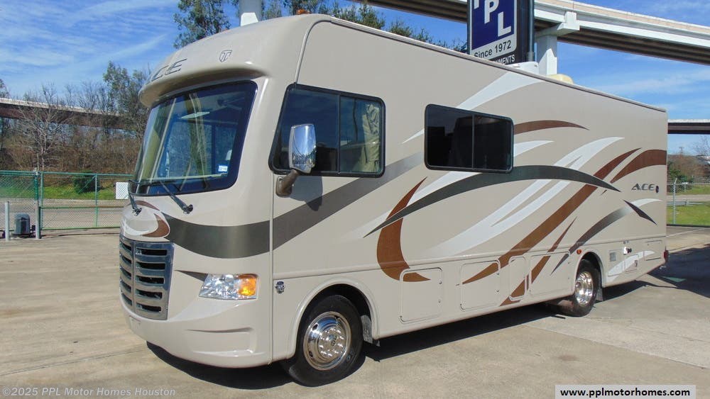 2014 Thor Ace 27.1 RV for Sale in Houston, TX 77074 A701