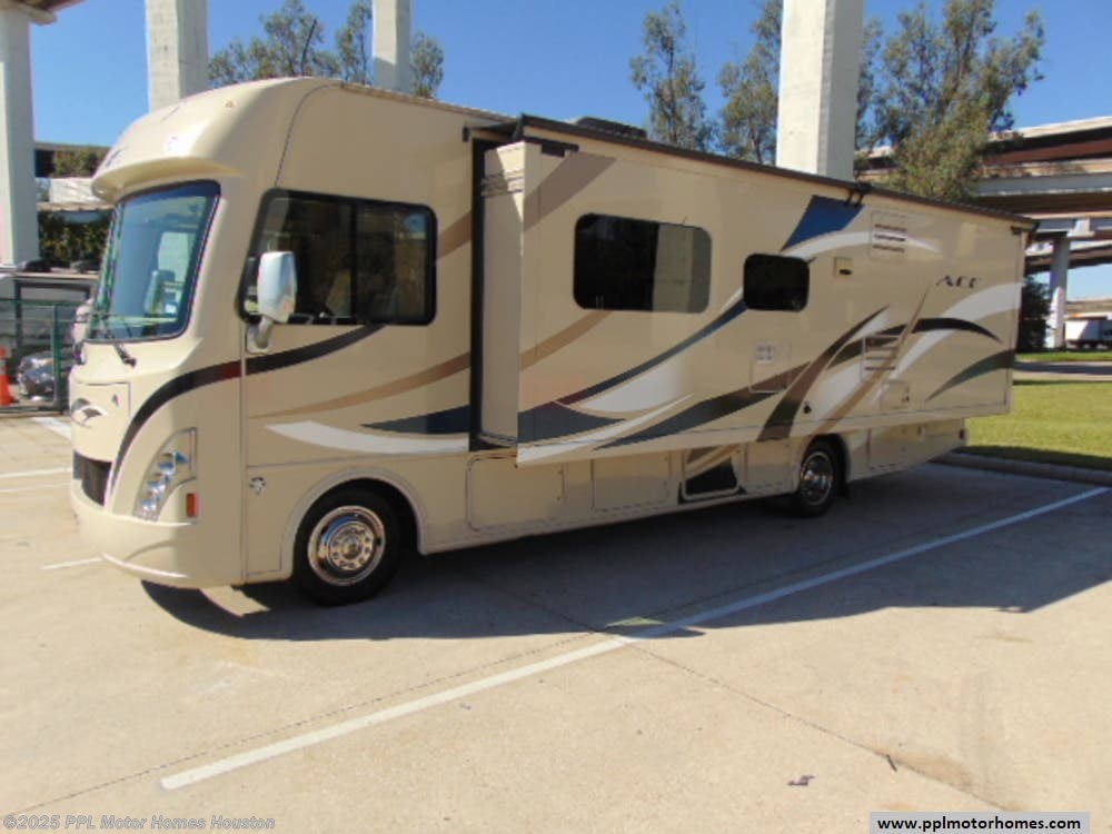 2016 Thor Ace 29.3 RV for Sale in Houston, TX 77074 A731